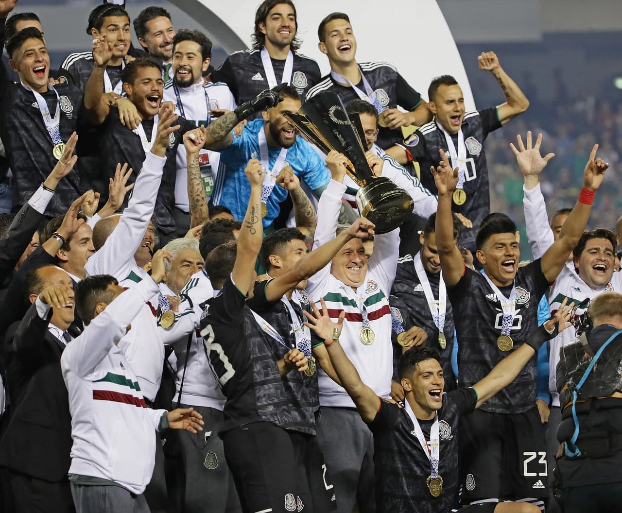 Además, el ‘Tata’ ya ganó un título durante su primer torneo tras la conquista de la Copa Oro donde se venció 1-0 al acérrimo rival, Estados Unidos.