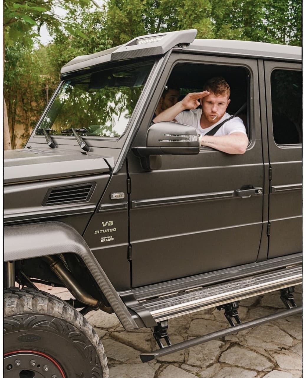 La Mercedes Benz AMG G63 es una camioneta de 4.0 litros y con un motor V8 biturbo.