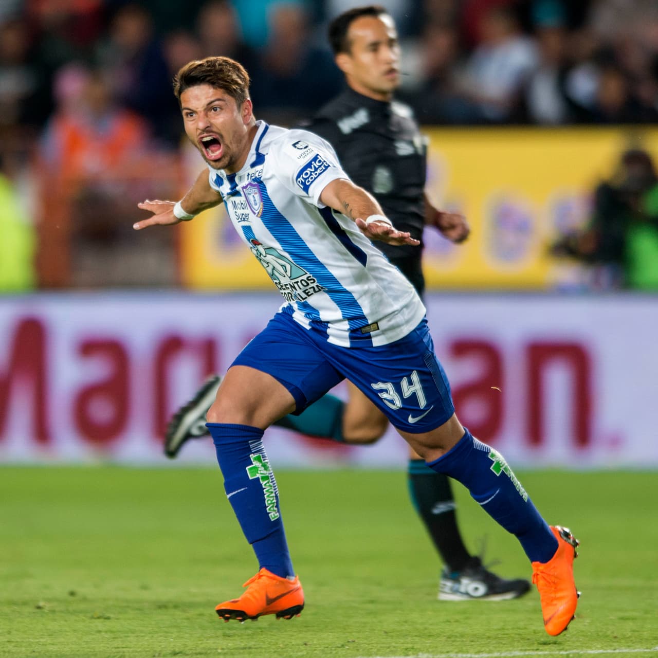 Con polémica incluída, Pachuca sumó tres puntos en la Jornada 9 al vencer 2-1 al León.