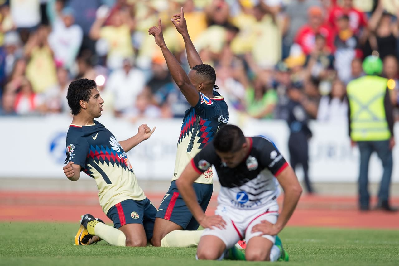 El brasileño William Da Silva anotó el primer tanto del encuentro al minuto 33.