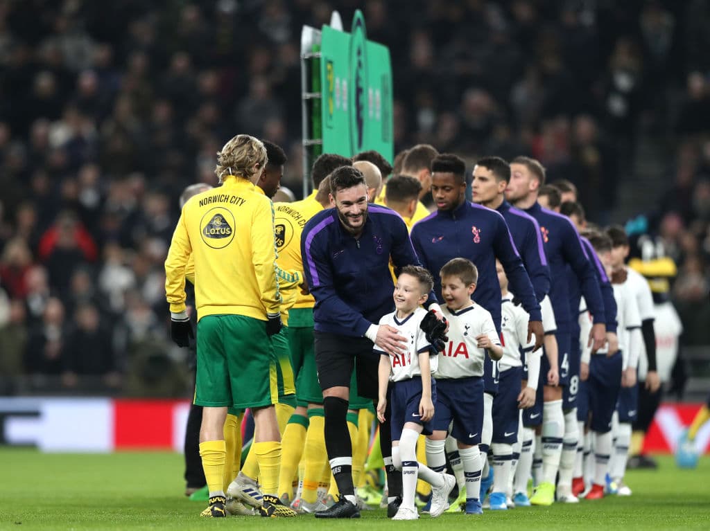 <b>Tottenham.</b> Los 'Spurs' también cobran una cuota de 485 libras, $11.727 pesos, en partidos importantes. El resto se cobra según el rival, pero no en menos de 350 libras, $8,464 pesos.