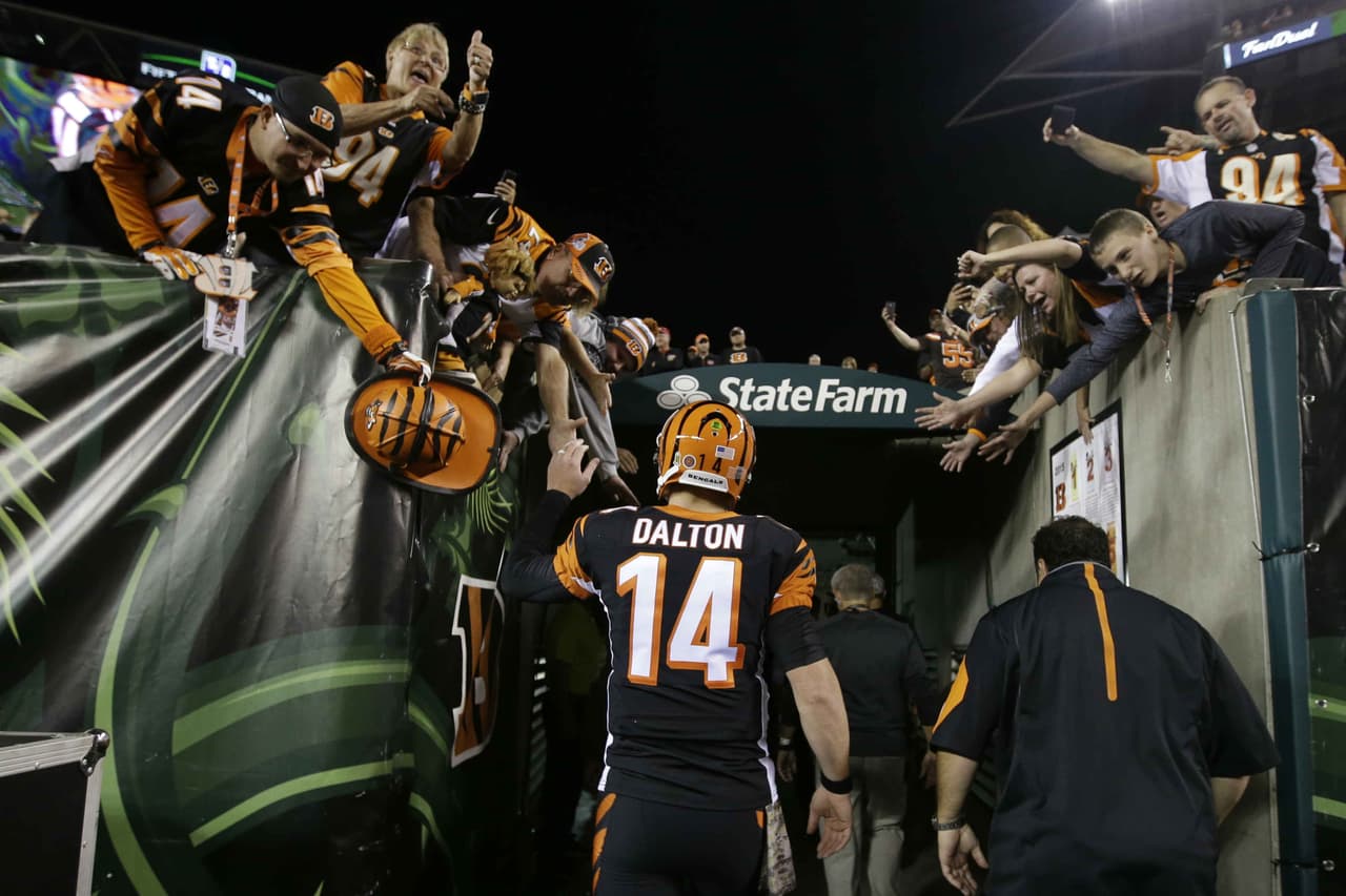 Los Cincinnati Bengals vencieron 31 - 10 a los Cleveland Browns para mantener el invicto 8 - 0, el mejor arranque de temporada en su historia.