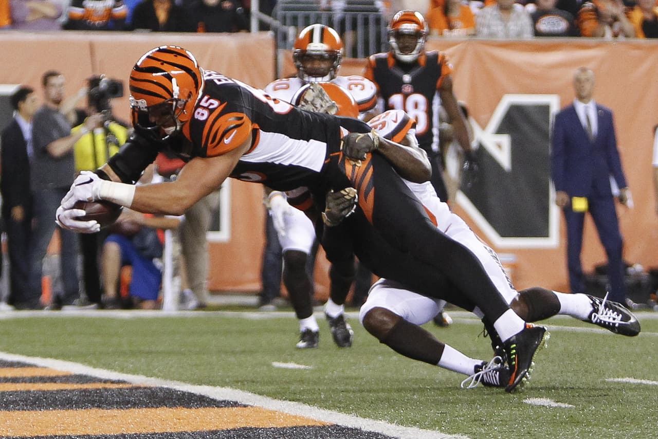 Los Cincinnati Bengals vencieron 31 - 10 a los Cleveland Browns para mantener el invicto 8 - 0, el mejor arranque de temporada en su historia.