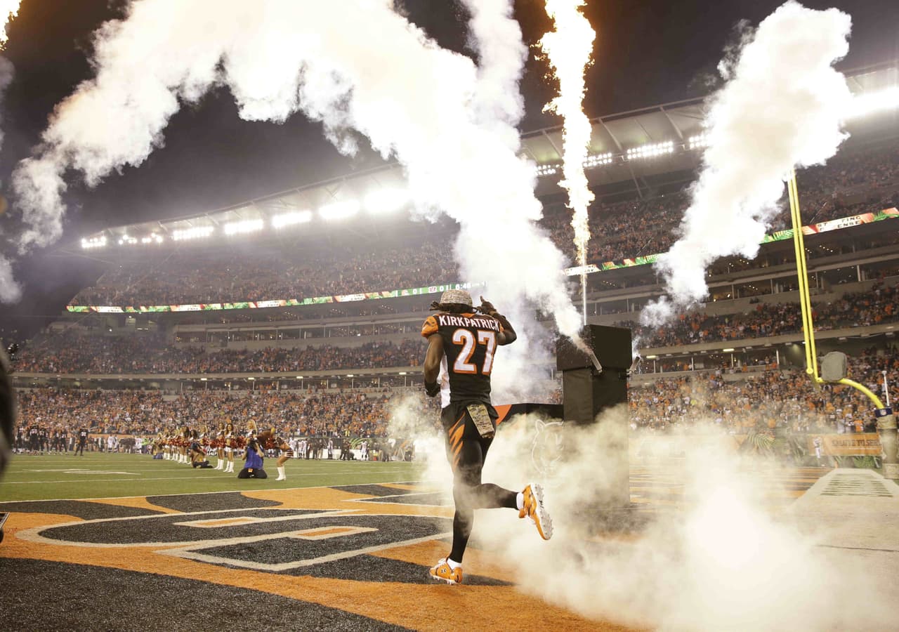 Los Cincinnati Bengals vencieron 31 - 10 a los Cleveland Browns para mantener el invicto 8 - 0, el mejor arranque de temporada en su historia.