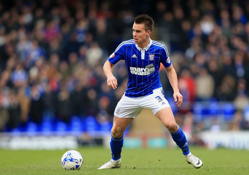 Una de las sorpresas de esta lista definitiva fue el joven defensa Jonas Knudsen del Ipswich Town del Championship inglés. Con tan sólo tres convocatorias estará en Rusia 2018 con Dinamarca.