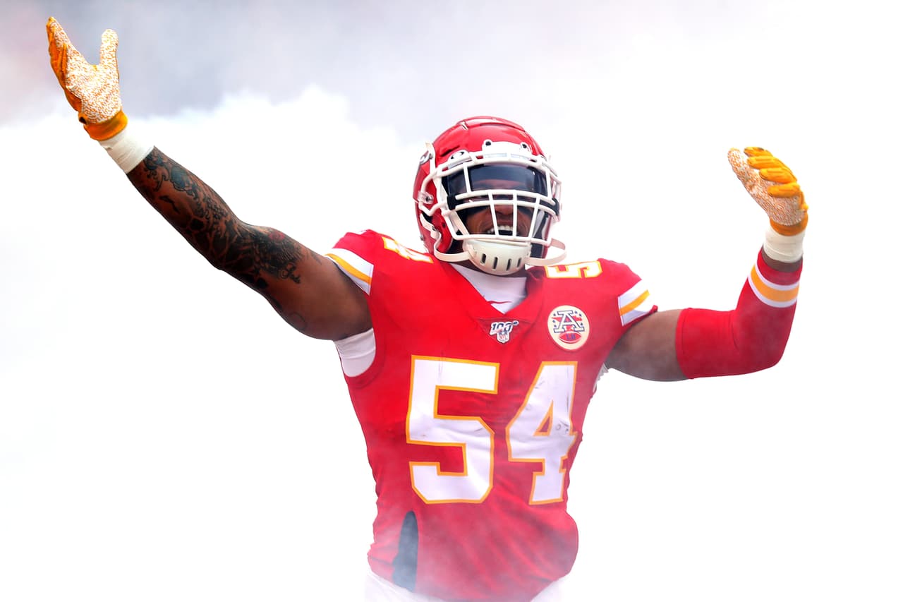 Kansas City regresa de un 0-24 en el primer cuarto y destroza a los Texans con un Mahomes imparble. con 5 touchdowns.