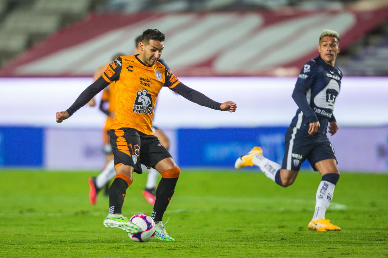 Con goles de Juan Pablo Vigón y Erick Aguirre, Pumas y pachuca no se pueden quedar con la victoria y se conforman con un punto.