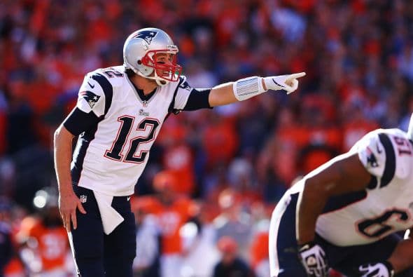 Brady entró a las diagonales para darle 6 puntos más a los Patriotas (16-26).