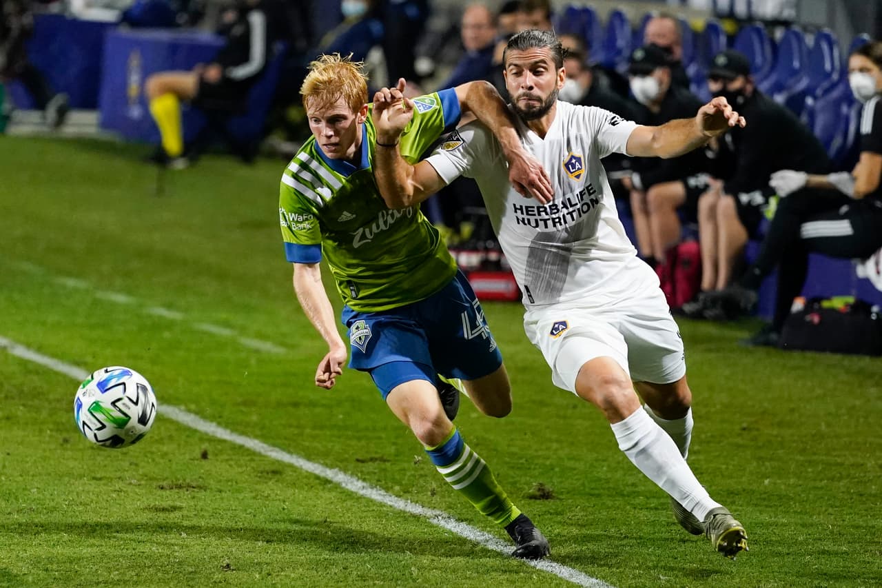Javier Hernández adelantó al Galaxy al minuto 78 y Raúl Ruidiaz se encargó de empatar el encuentro en el último minuto del partido.