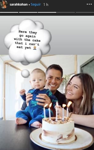 En otra de las fotos que puso Sara Kohan en Instagram, se aprecian los tres integrantes de la familia Hernández Kohan, pero con un gracioso pensamiento escrito que supuestamente sale de la mente del pequeño.