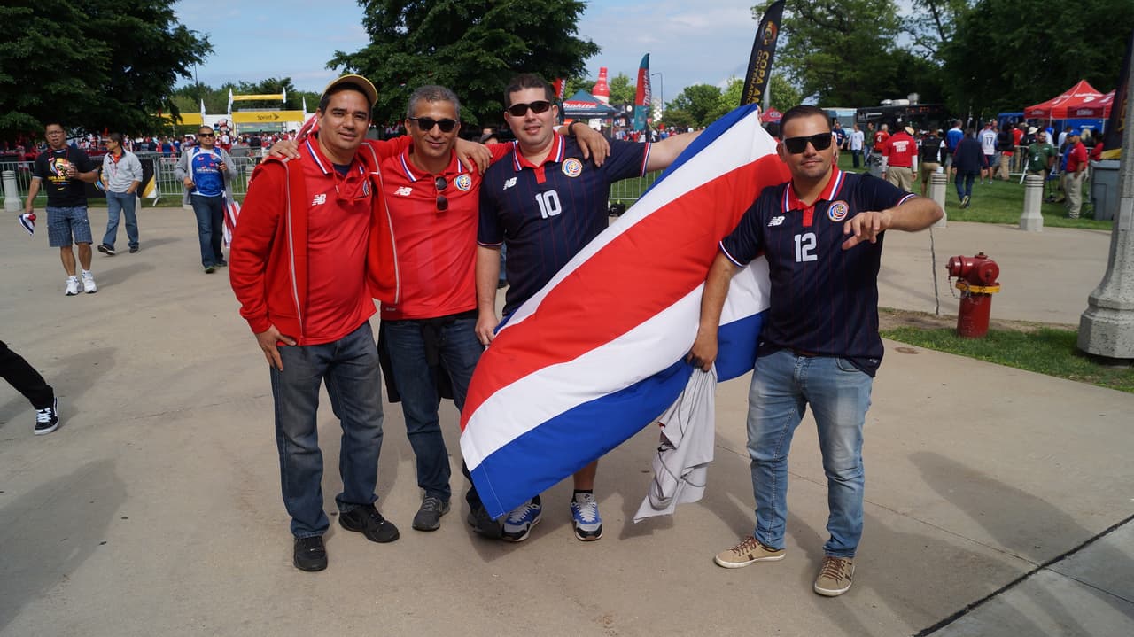 Los aficionados de Estados Unidos y Costa Rica se dieron cita en el Soldier Field de Chicago en duelo del Grupo A de la Copa América Centenario.
