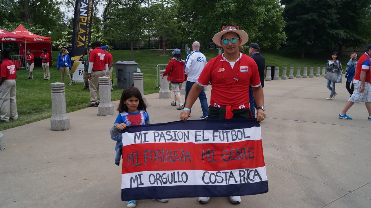Los aficionados de Estados Unidos y Costa Rica se dieron cita en el Soldier Field de Chicago en duelo del Grupo A de la Copa América Centenario.