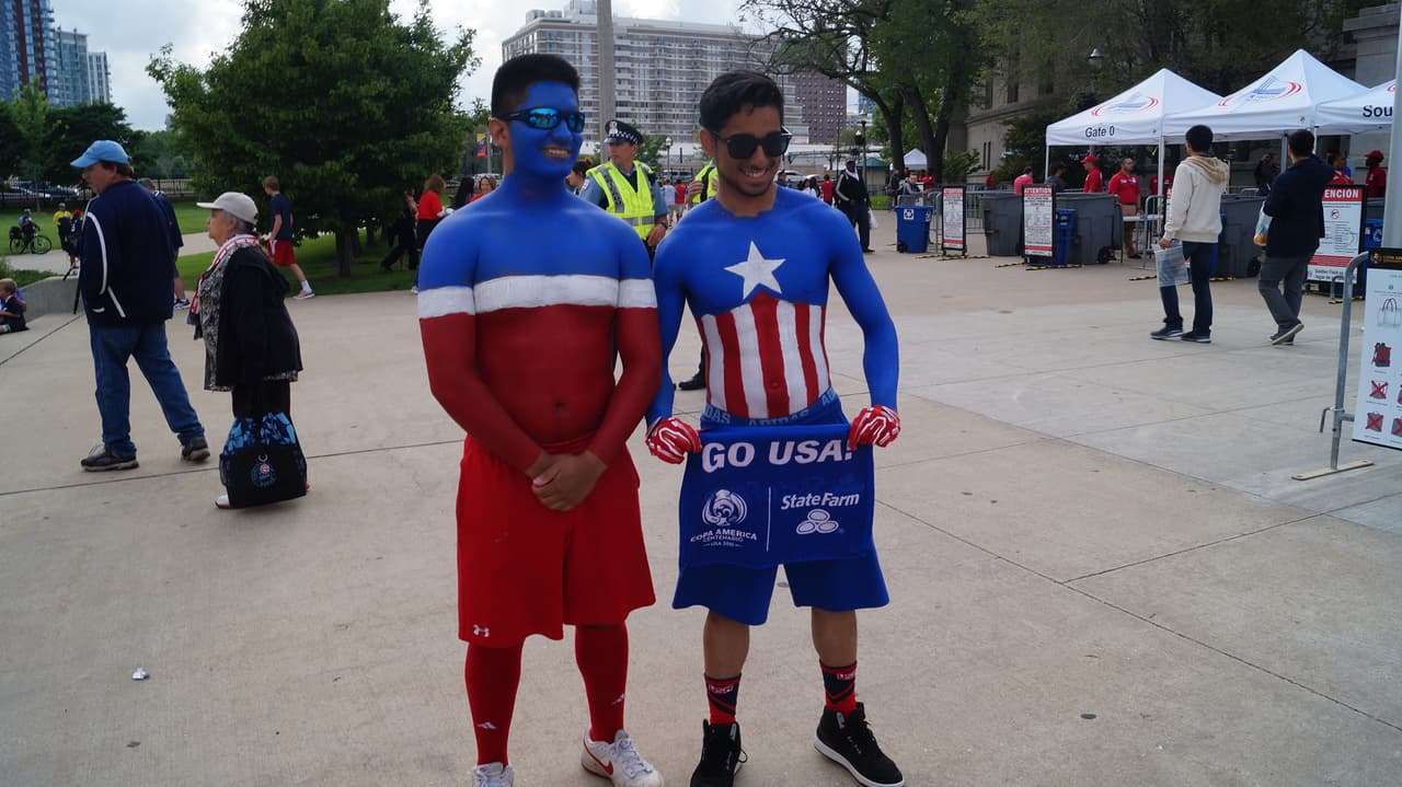 Los aficionados de Estados Unidos y Costa Rica se dieron cita en el Soldier Field de Chicago en duelo del Grupo A de la Copa América Centenario.