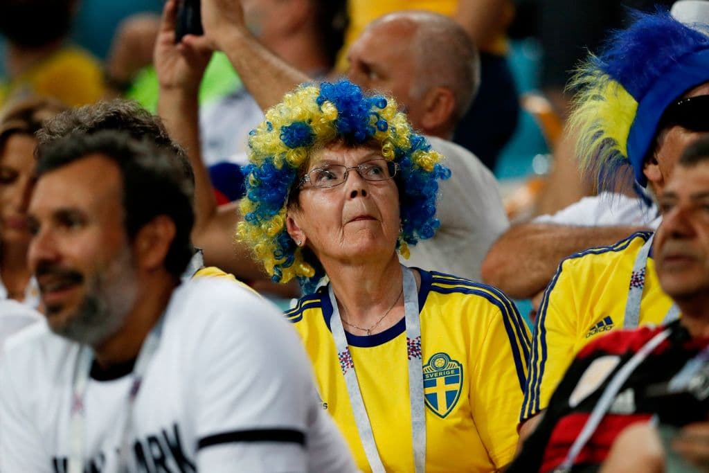 Los fanáticos de Alemania y de Suecia viven la fiesta del segundo partido de ambos países por el grupo F en el Mundial de Rusia 2018, en medio del colorido del certamen.