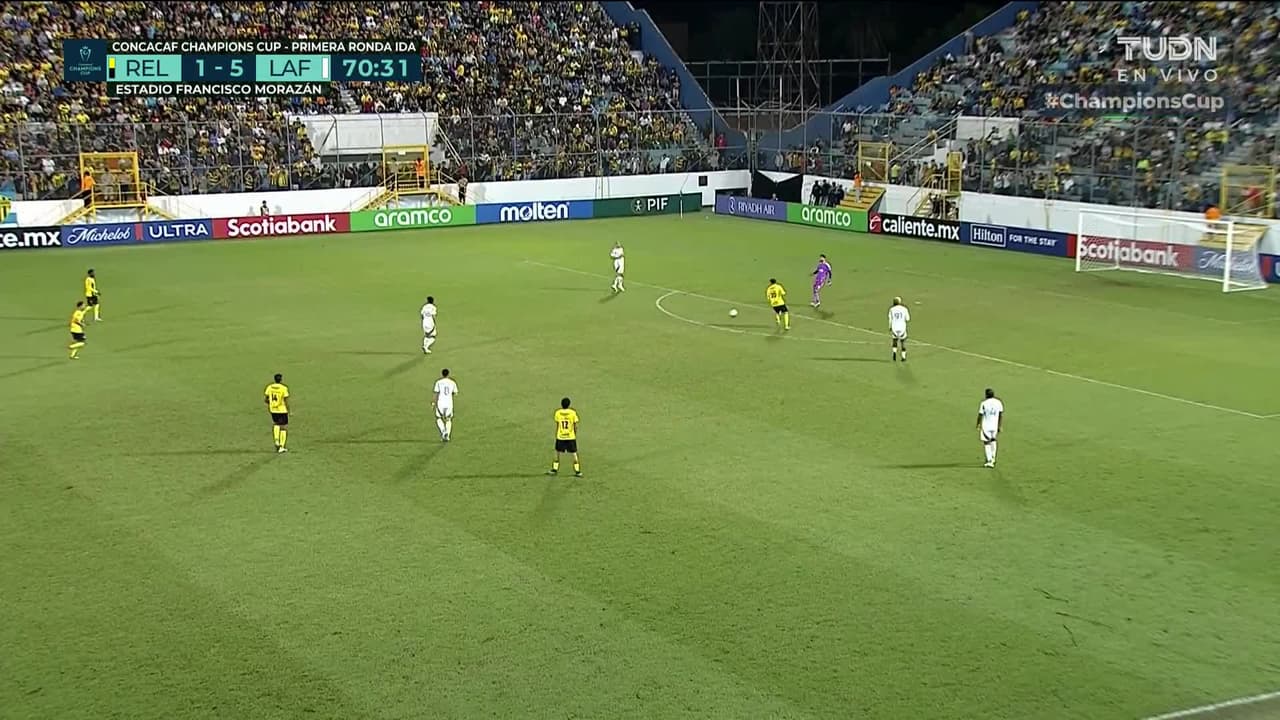 ¡GOL!  anota para LAFC. Denis Bouanga