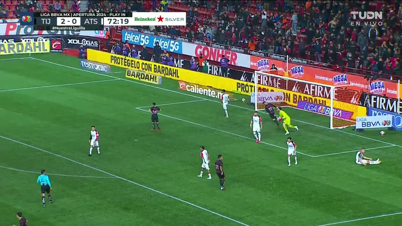 ¡TIRO ATAJADO! disparo por Kevin Castañeda.