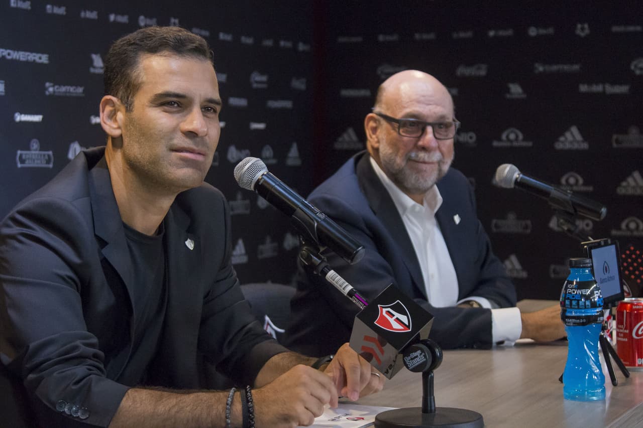 De inmediato se convirtió en el Presidente Deportivo de la institución.