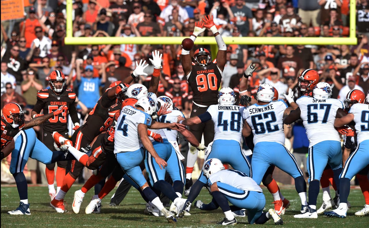 En duelo de goles de campo, los Titans se impusieron 12 - 9 a los Browns en tiempo extra para lograr su cuarta victoria de la temporada.