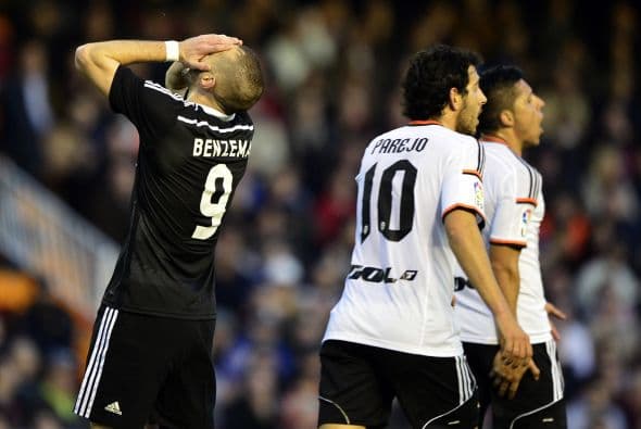 El conjunto merengue cayó como visitante en el campo del Valencia en la fecha 17 de la Liga Española y rompió su racha de victorias consecutivas.