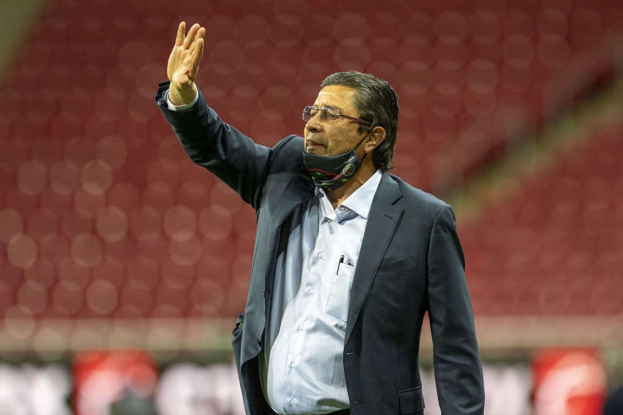 Luis Fernando Tena Juarez Head Coach during the game Guadalajara vs FC Juarez, corresponding to the fourth round match of the Torneo Guard1anes Clausura 2021 of the Liga BBVA MX, at Akron Stadium, on January 30, 2021. 
<br>
<br> Luis Fernando Tena Director Tecnico de Juarez durante el partido Guadalajara vs FC Juarez, correspondiente a la Jornada 04 del Torneo Clausura Guard1anes 2021 de la Liga BBVA MX, en el Estadio Akron, el 30 de Enero de 2021.
