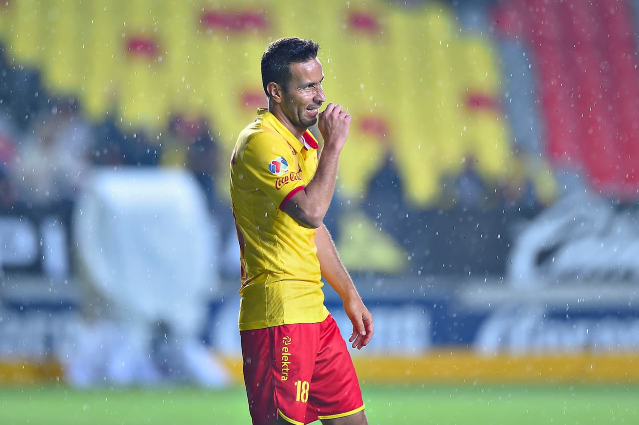 Luis Gabriel Rey, el máximo goleador activo de la Liga MX, estaría gestionando su regreso a Colombia. Por su afinidad, se dice que sería el Bucaramanga, aunque él manifestó que otros 2 equipos se han contactado con él.