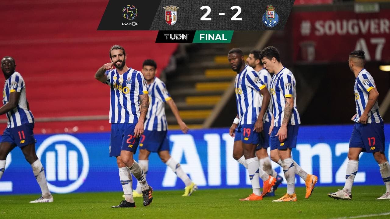 Asistencia y expulsión de 'Tecatito' Corona en empate de Porto