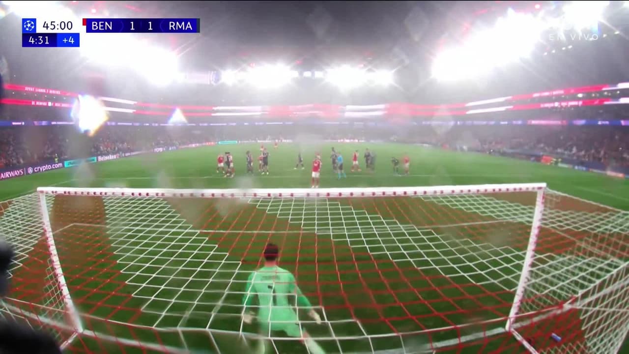 ¡GOL!  anota para Benfica. Vangelis Pavlidis