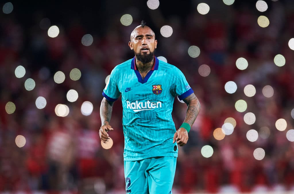 Su debut con la Vecchia Signora de Italia, llegó cuando sustituyó al legendario delantero de la Juventus, Alessandro del Piero.