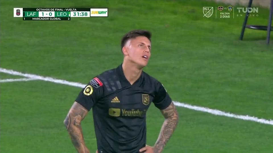 Tiro desviado de Brian Rodríguez