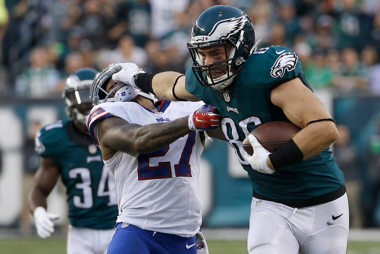 Los Philadelphia Eagles vencieron 23 - 20 a los Buffalo Bills para colocarse con marca de 6 - 7 en la pelea por el título divisional en el Este de la NFC.
