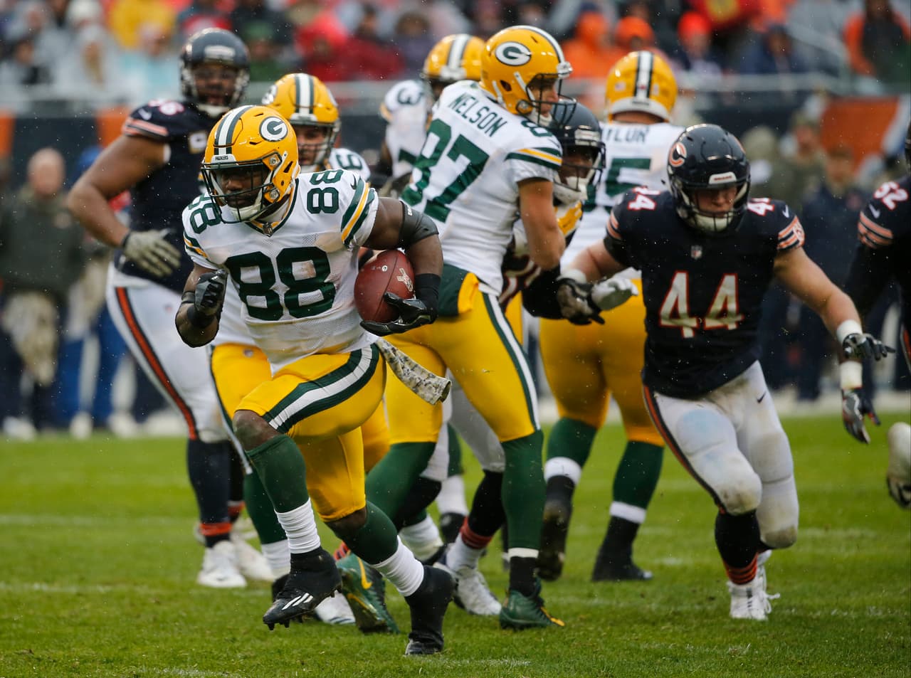 Green Bay logra primer triunfo sin Rodgers sobre Chicago