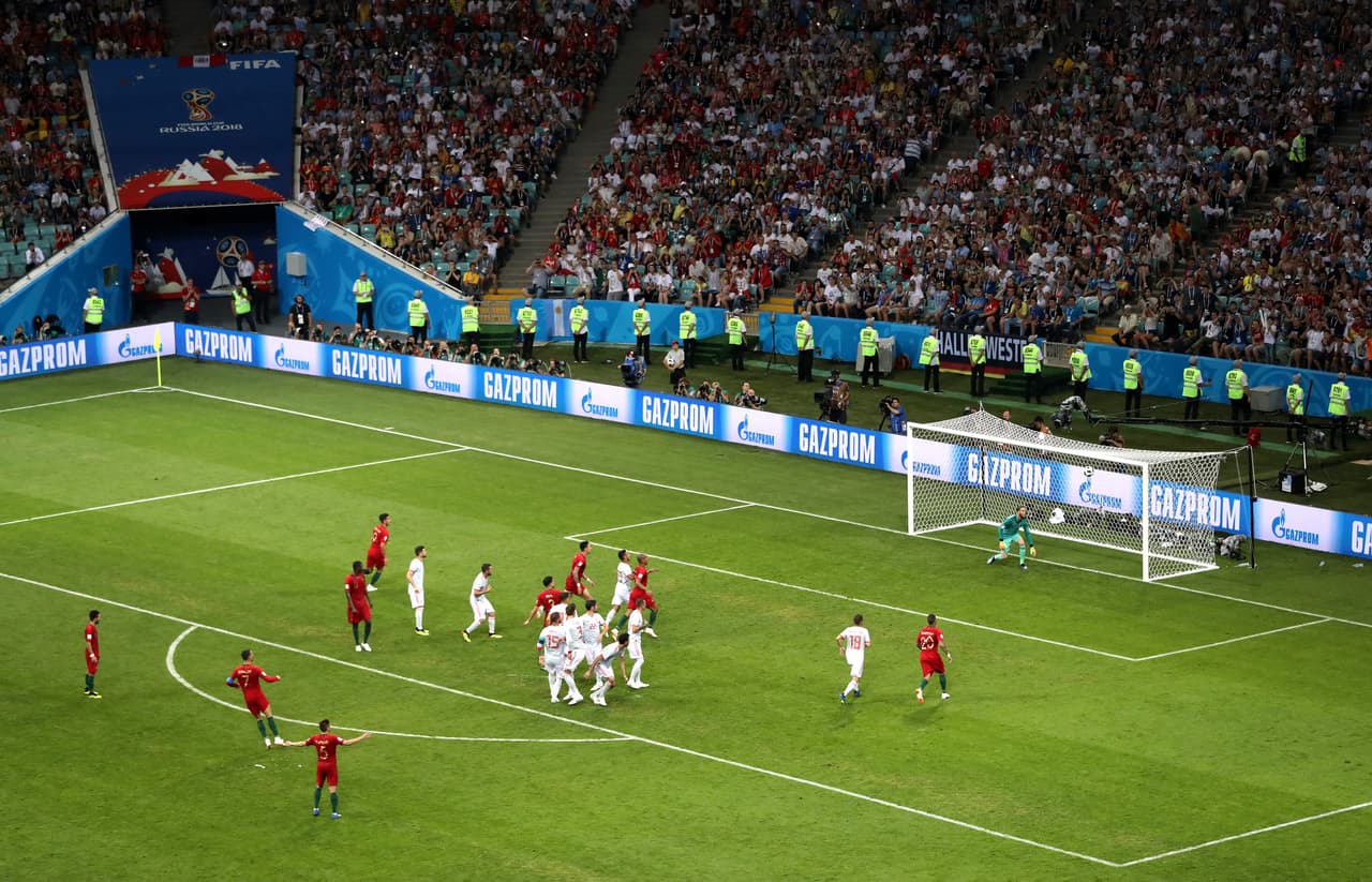 Con la calidad con la que nos tiene acostumbrados, CR7 mandó la pelota al ángulo en un tiro libre agónico que le dio el empate a su país en el debut del Mundial.