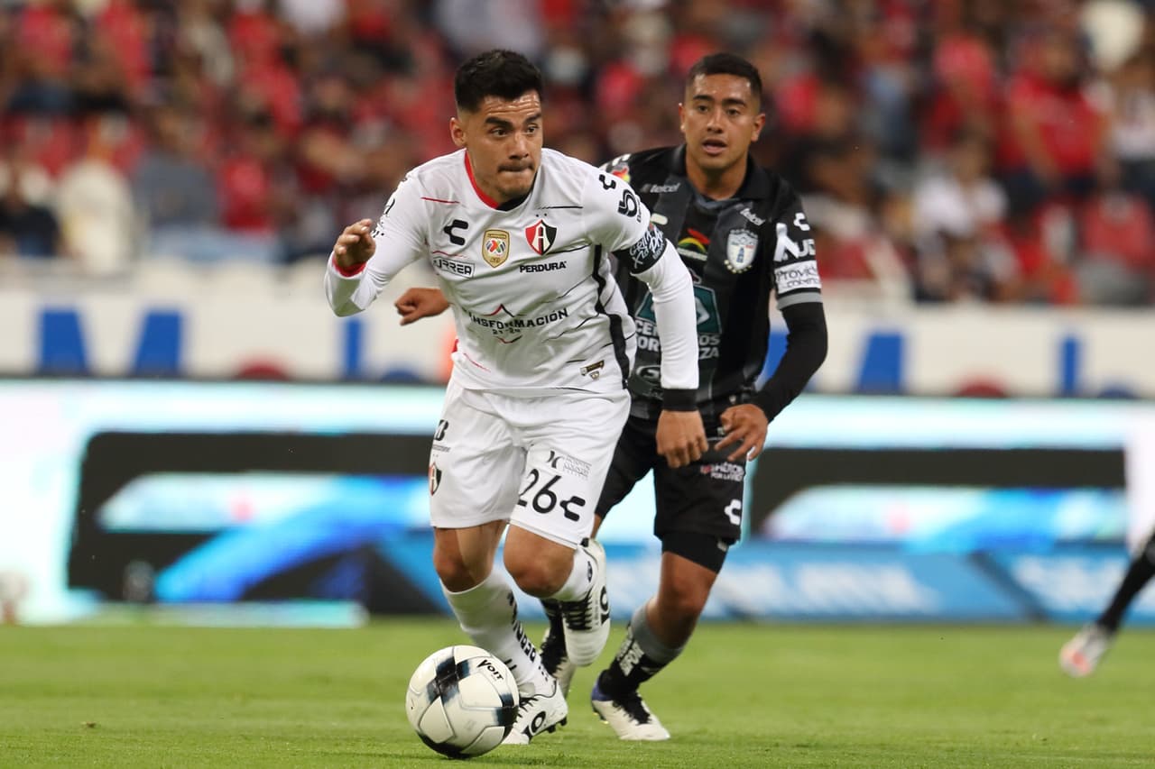 Con solitario gol de Roberto de la Rosa en los últimos minutos, Pachuca le pegó al campeón Atlas y de paso se metió como nuevo líder del Grita México Clausura 2022.