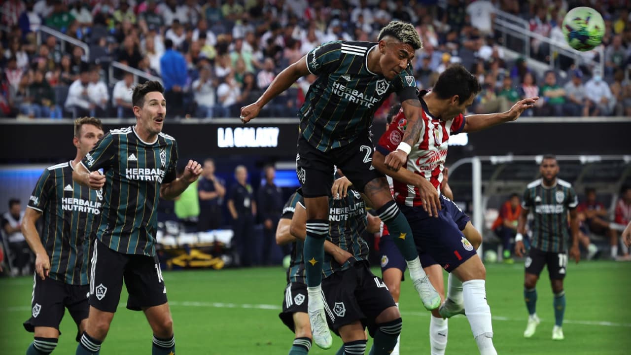 Julián Araujo: Quiero ir al Mundial y ayudar a ganar la copa