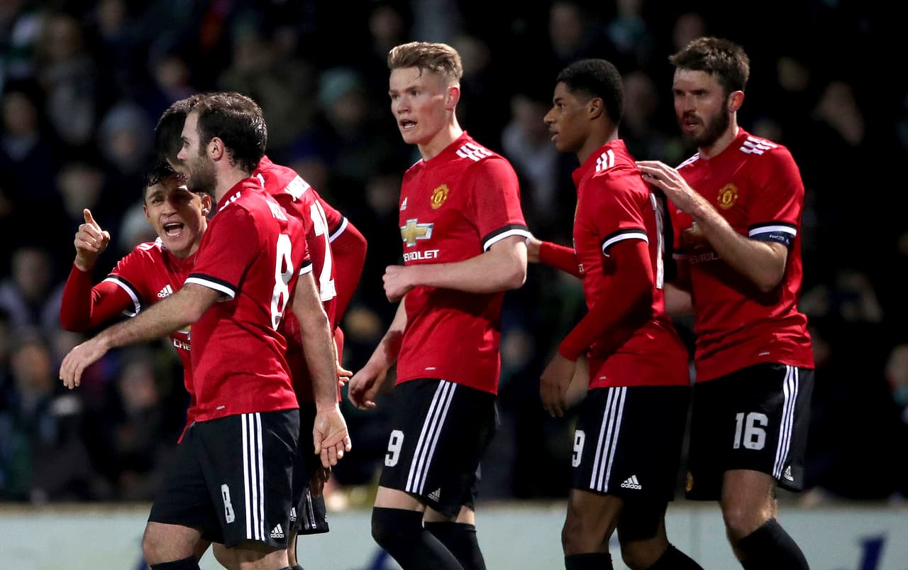 Con ese resultado el partido se fue al descanso, aunque se especulaba que en la segunda mitad los de Manchetser pasarían por encima de los locales.