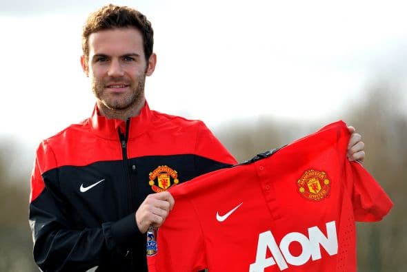 Comparado con la gestión de Moyes donde sólo llegaron Guillermo Varela a la defensa, Marouane Fellaini en media cancha, y Juan Mata para la delantera por alrededor de 70 millones de dólares.