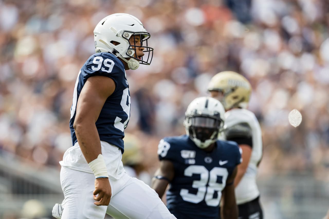 <b>16.- Yetur Gross-Matos | College: Penn State | Posición: DL - Defensive Lineman</b>
<br>- Combinación prototípica de tamaño, atletismo y agilidad.
<br>- Caderas sueltas con atletismo de área corta de un apoyador.
<br>- Buen movimiento de manos para para romper los huecos.
<br>- Salta fácilmente sobre intentos de bloque de corte.
<br>- Explosión adecuada en el campo.
<br>- Tiene un giro de cadera para recortar espacios.
<br>- Buen trabajo trabajando de tacleadas en el desarrollo de las carreras.