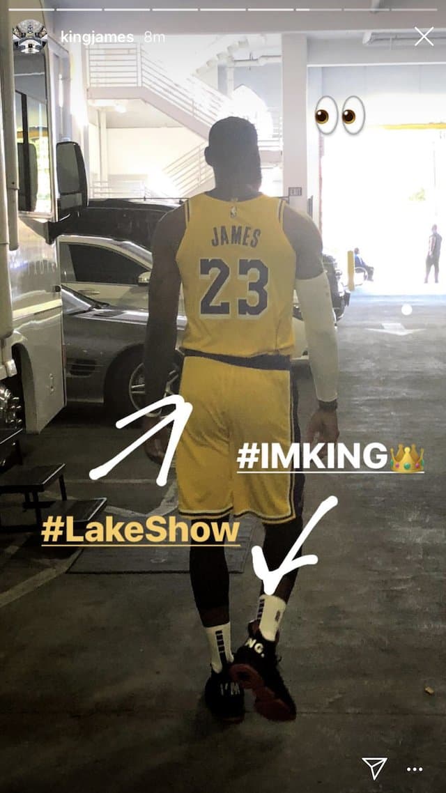 LeBron James presume primeras fotos con jersey de los Lakers