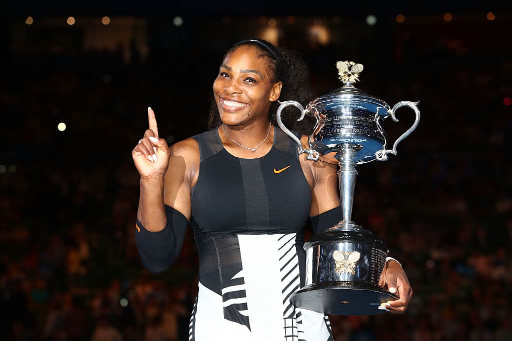 La tenista fue campeona del oro olímpico tres veces y, en promedio, Williams ha ganado más de $ 8 millones de dólares al año a lo largo de su carrera en el tenis. También sumó $ 20 millones más por año en patrocinios como Nike, Wilson, Aston Martin, Pepsi, IBM e Intel, entre otros.