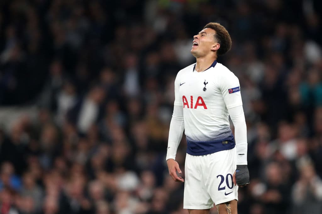 Esta imagen de Dele Alli, deja de manifiesto lo que vivió esta noche en un partido que el Tottenham Hotspurnunca estuvo cerca de ganar.