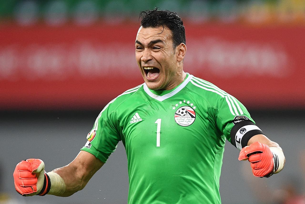 Él es Essam El-Hadary, quien con 44 años de edad, ha metido a Egipto en la final de la Copa Africana de Naciones 2017.