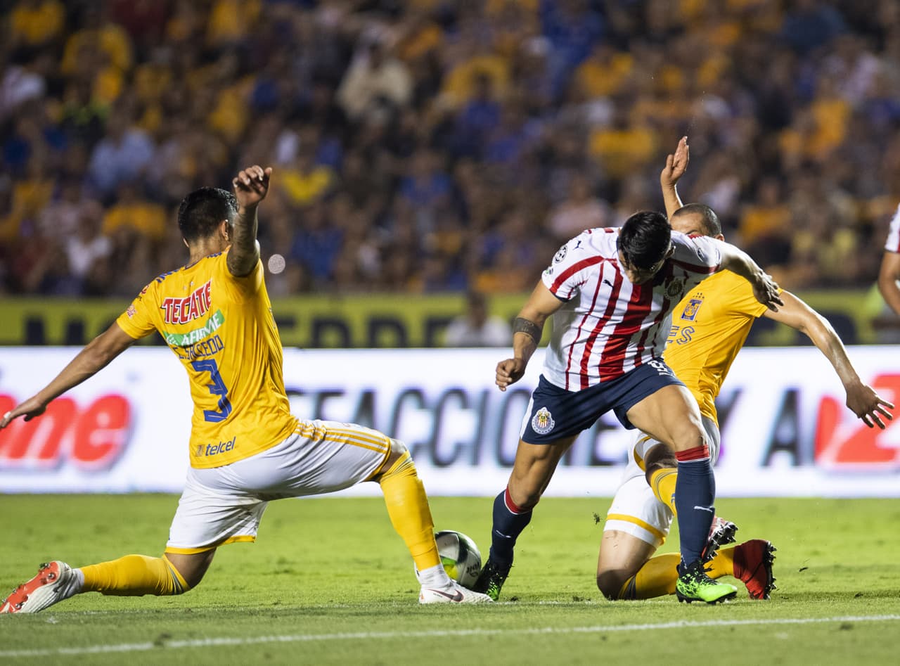 Tigres 2-1 Chivas