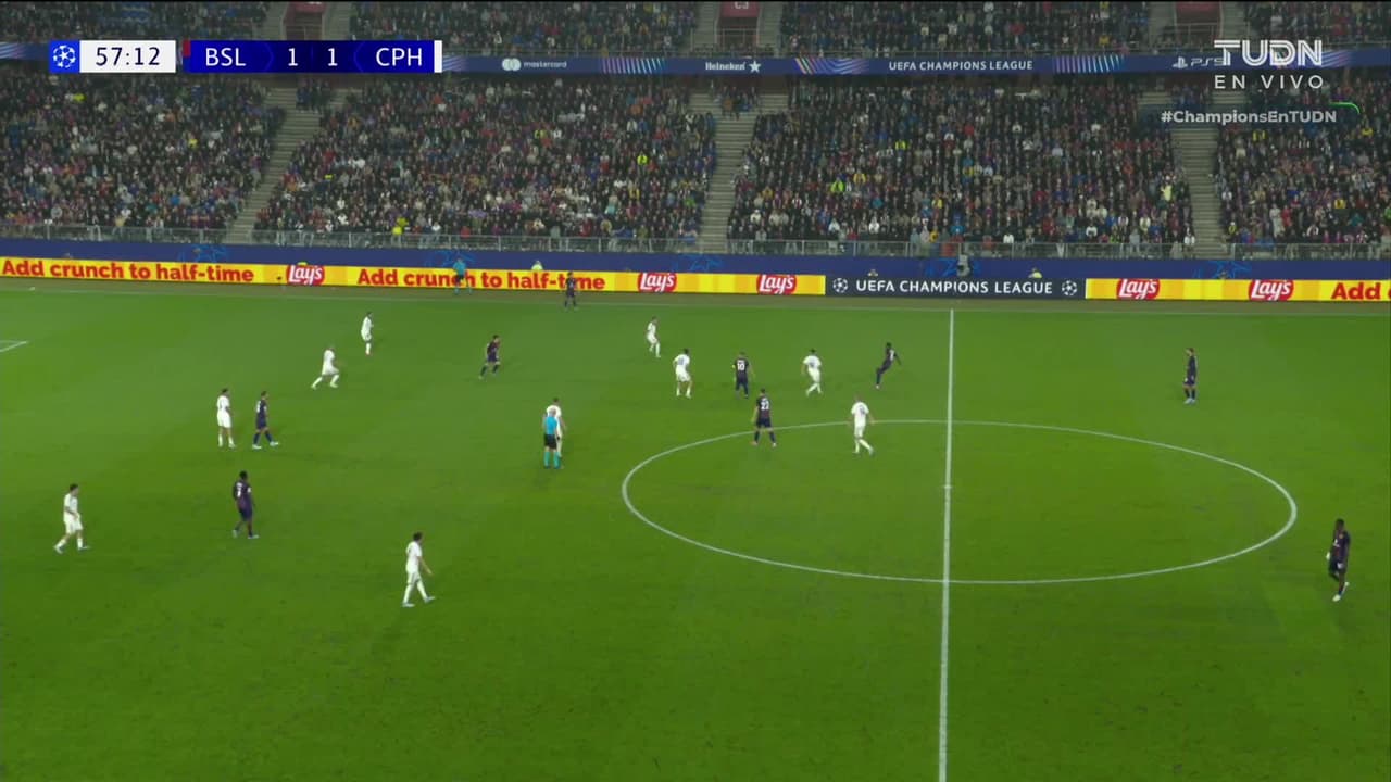 ¡TIRO ATAJADO! disparo por Léo Leroy.