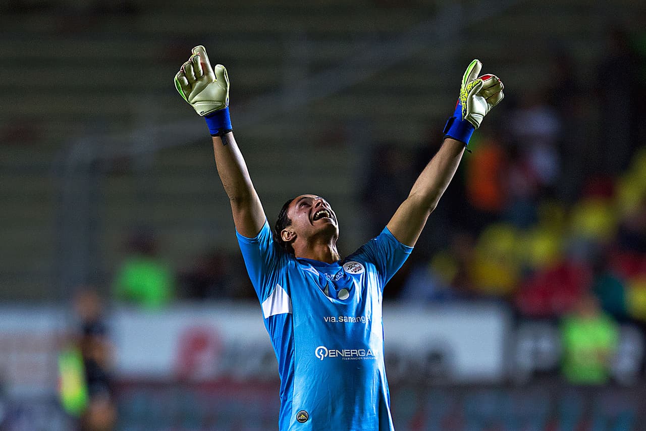 El arquero José Antonio Rodríguez fue la figura de la cancha, impidiendo que Lobos BUAP cargara con la derrota.