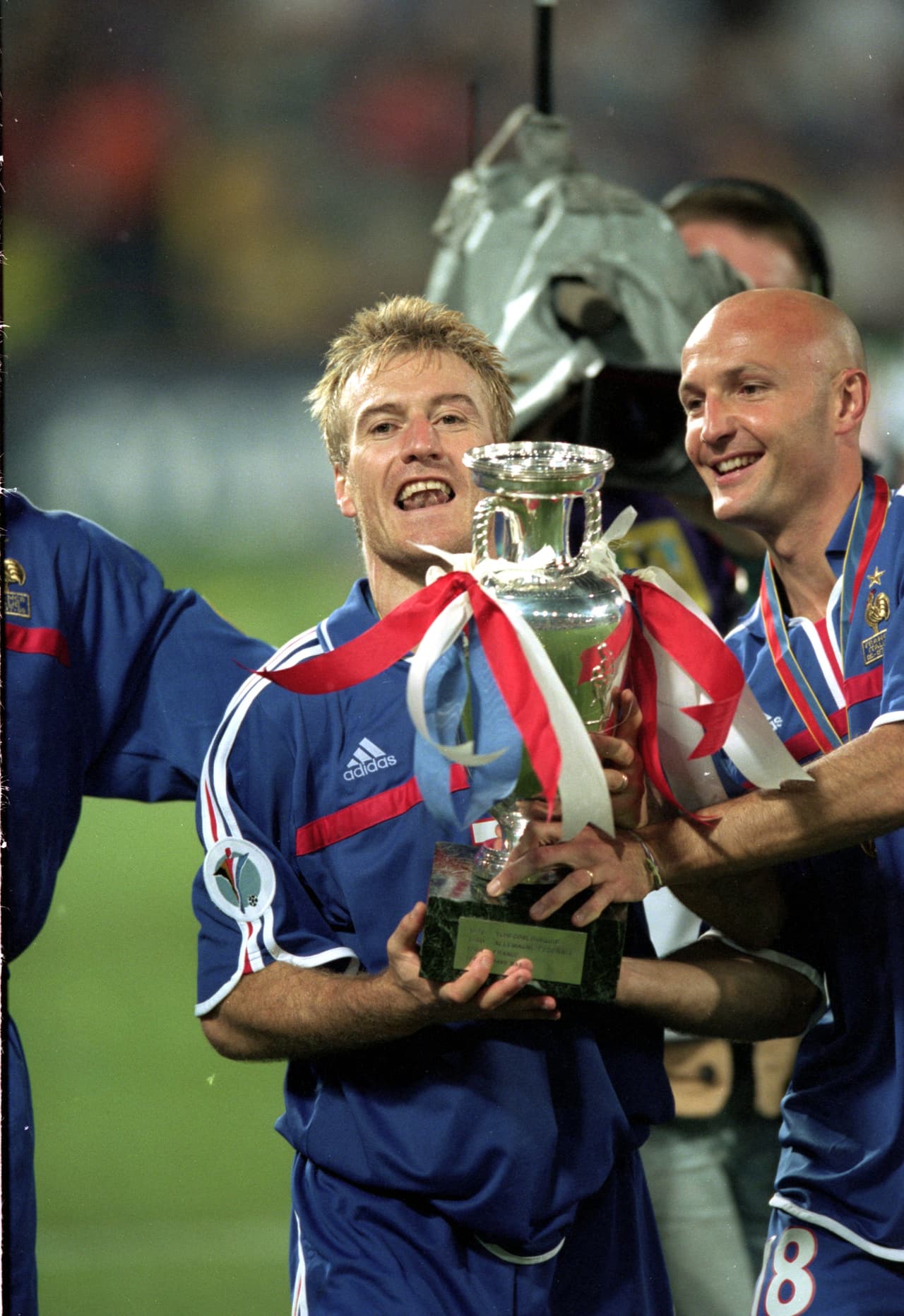 El francés Didier Deschamps forma parte de los investidos internacionales.