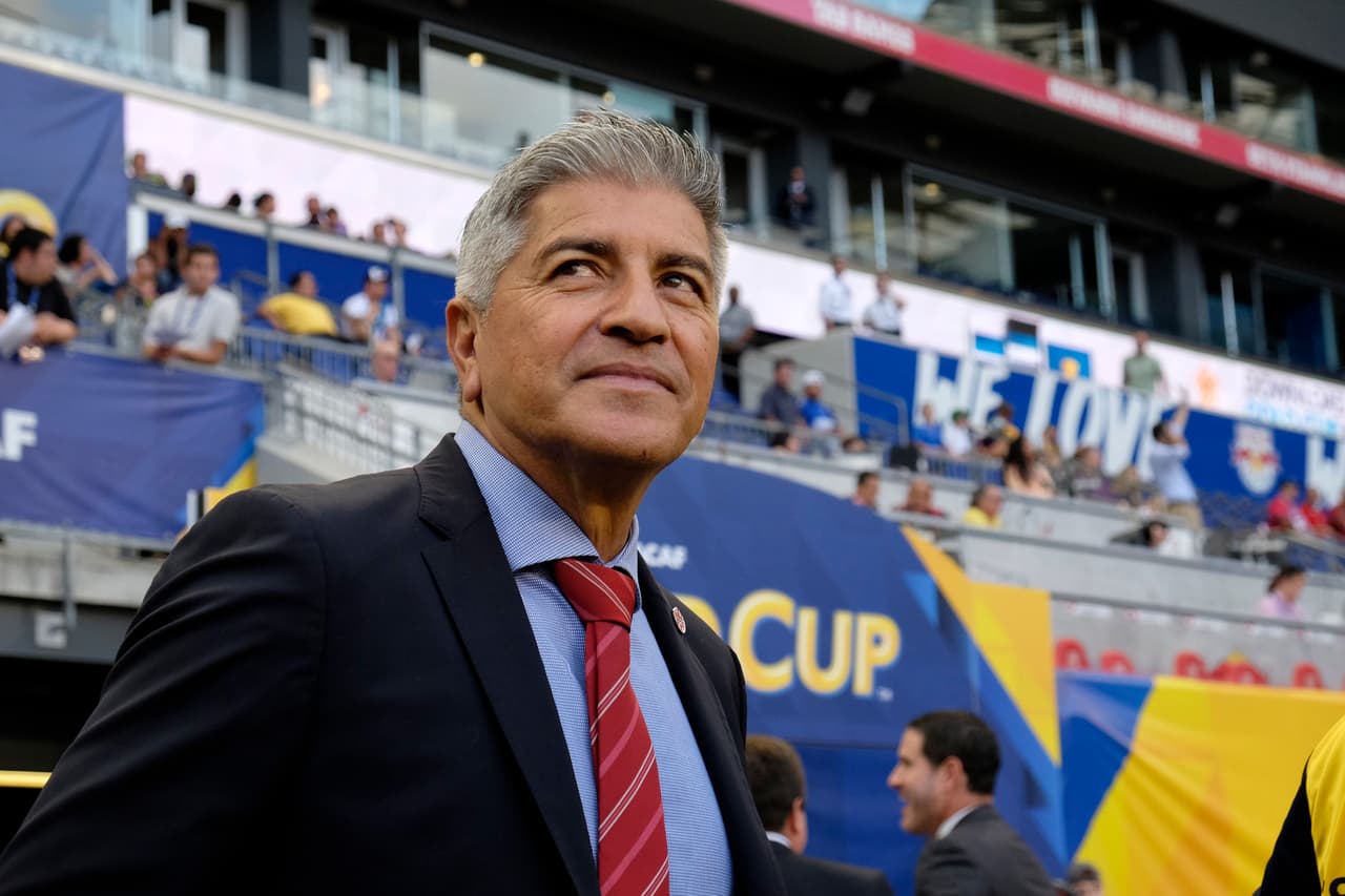 El ecuatoriano Octavo Zambrano, seleccionador de Canadá, afronta la Copa Oro como su primer gran reto al frente del equipo norteamericano.