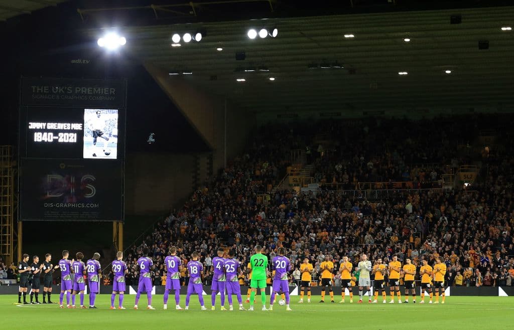 Wolverhampton cae, en tanda de penales, ante Tottenham y pierde su pase a Ocavos de final en la Copa de la Liga Inglesa. Leander Dendoncker y Daniel Podence anotaron para los Wolves, mientras que para los Spurs lo hicieron Tanguy Ndombélé y Harry Kane.