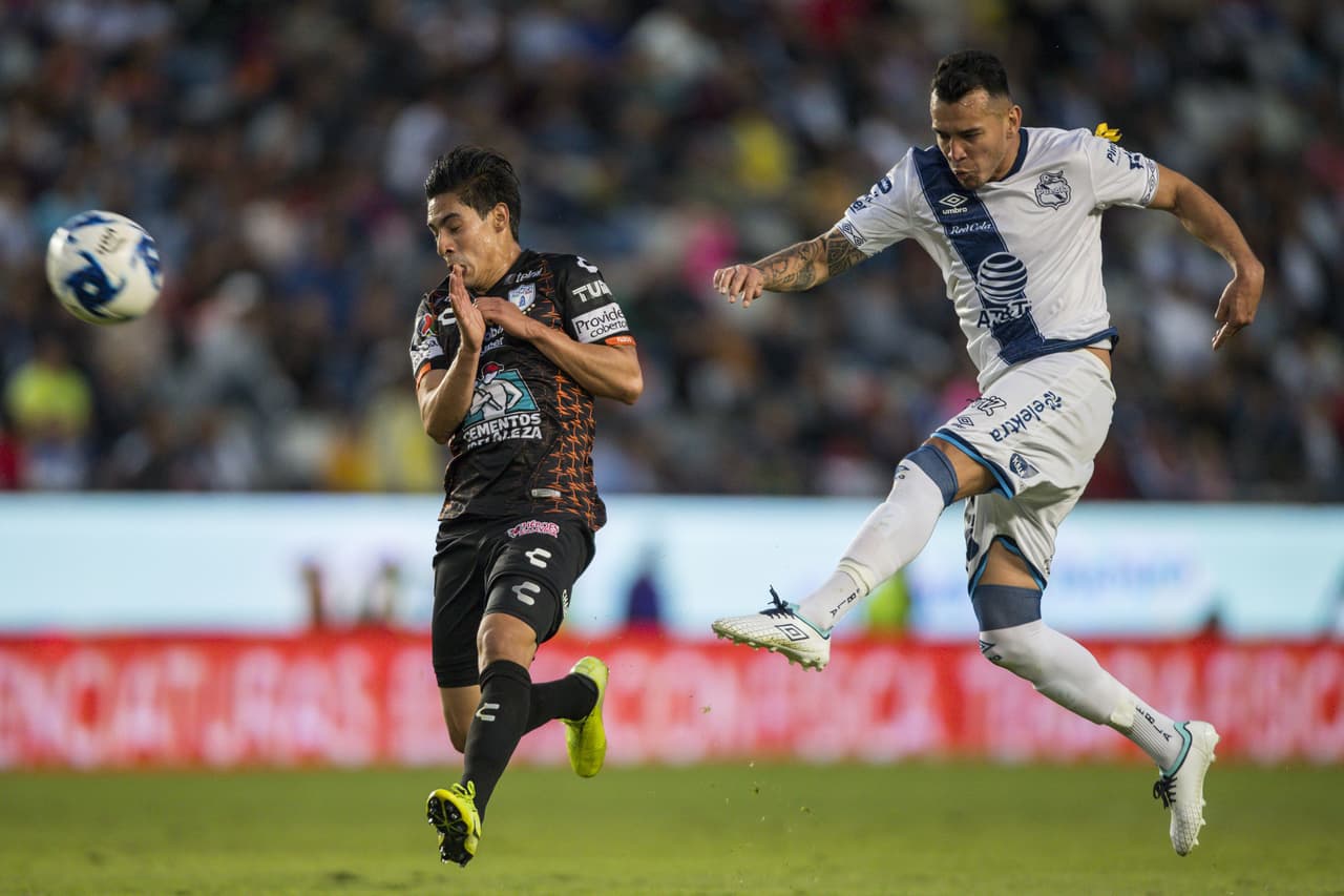 Con solitario gol desde los once pasos de Franco Jara, Pachuca gana y se queda con los tres puntos.