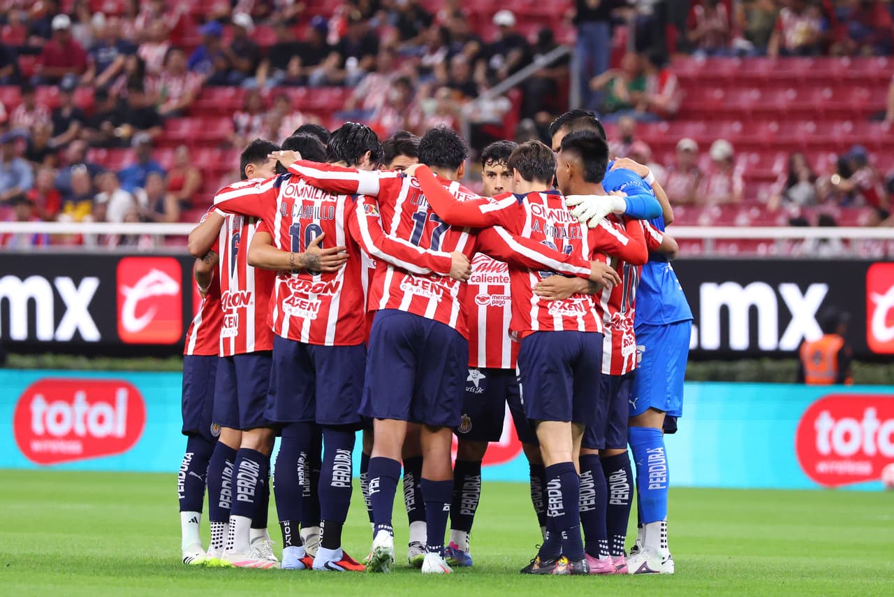 En un caso hipotético de que Chivas pudiera reforzarse con jugadores naturalizados estos serían los futbolistas que podrían llegar al Guadalajara.