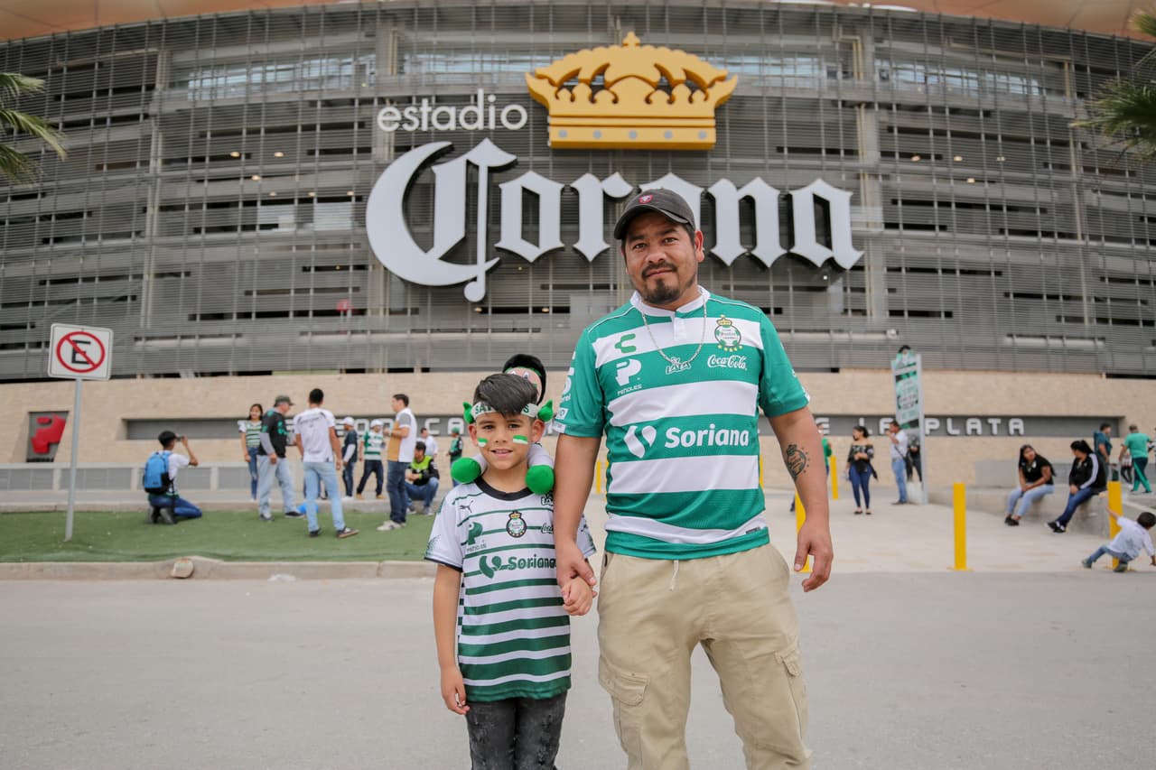 Los fanáticos de Santos Laguna en la antesala del duelo ante Xolos de Tijuana por la 
<a href="https://www.univision.com/deportes/futbol/liga-mx/" target="_blank">Liga MX</a>.